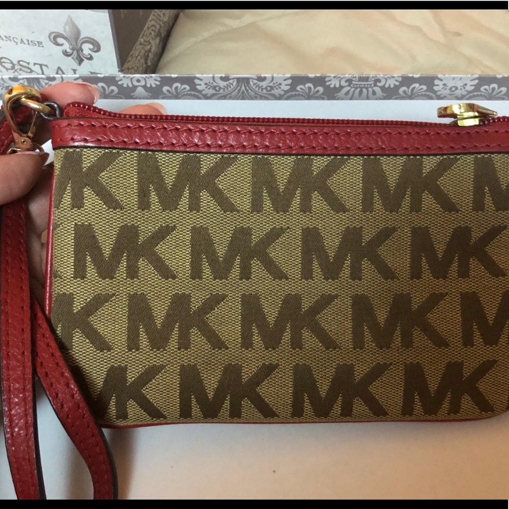Authentic Michael Kors Wristlet